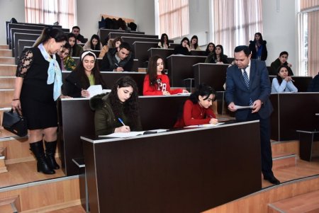 Sumqayıt Dövlət Universitetində 2019-2020-ci tədris ilinin payız semestrinin imtahanları uğurla davam edir-Foto