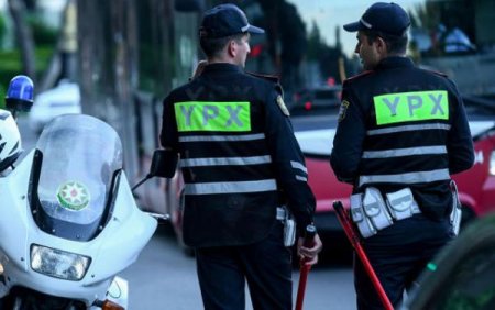 Bakıda polis "Pikap"a asılan bayrağı sökdürmək istədi və ..