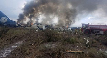 Argentinada tibb işçilərini daşıyan təyyarə qəzaya uğradı