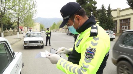 Polis xüsusi karantin elan edilən rayonlarda reydlər keçirib