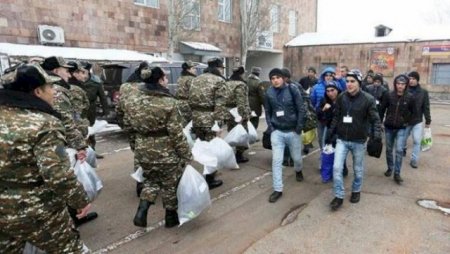 Ermənistanda müharibə üçün yığılan pullar oğurlanıb