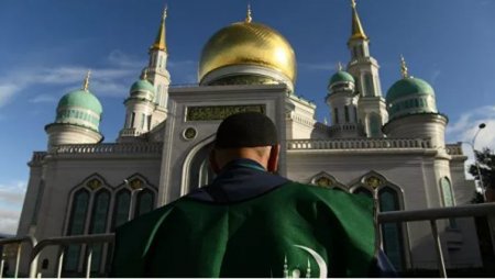 Moskva məscidlərində bayram namazı məhdud sayda iştirakçılarla qılınacaq