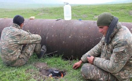 Aclıq və şəraitsizlikdən bezən hərbi qulluqçular Ermənistan ordusundan kütləvi şəkildə qaçır