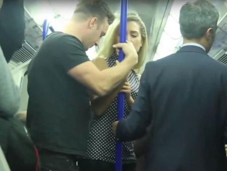 Rusiyada metroda qadınlar üçün xüsusi vaqonların ayrılması təklif olunub