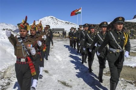 Çin və Hindistan qarşılıqlı şəkildə qoşunlarını sərhəddən çəkib