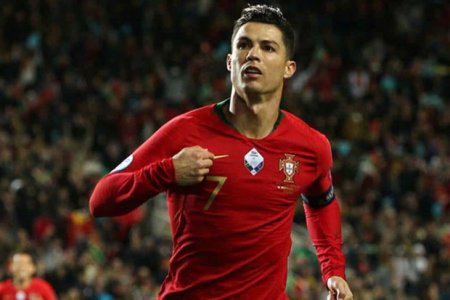 36 yaşlı Ronaldu növbəti dəfə rekorda imza atdı