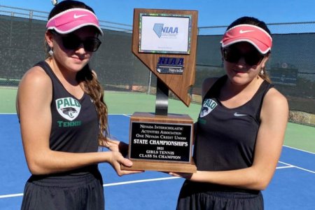 ABŞ-da yaşayan azərbaycanlı əkiz bacılar tennis yarışının qalibi olublar - FOTO