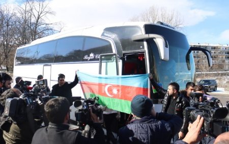 Şuşada ilk sərnişin avtobusunun qarşılanması oldu - Fotolar