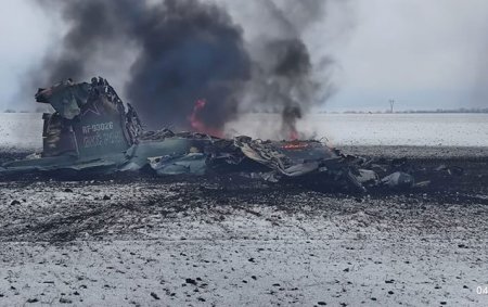 Ukrayna Rusiyanın daha bir təyyarəsini vurdu - Fotolar