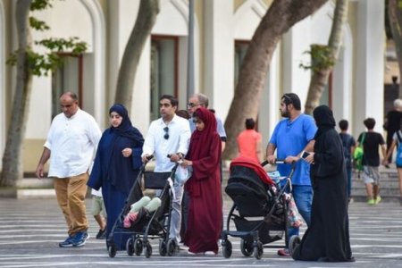 Turistlər Azərbaycana geri qayıdır