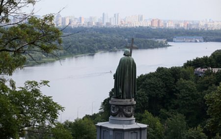 Kiyevdə Rusiya ilə bağlı abidələr söküləcək