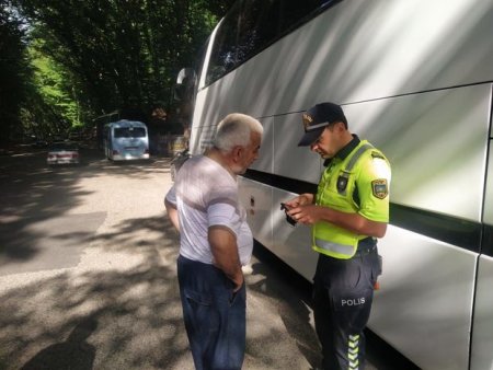 Şamaxı-Bakı yolunda məktəbliləri daşıyan avtobusun qəzaya uğramasından sonra DİN hərəkətə keçdi - FOTO