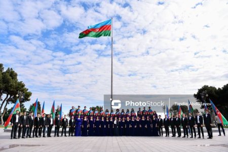 Bakı Bulvarında Dövlət Bayrağı Günü ilə bağlı tədbirlər keçirilib - FOTO