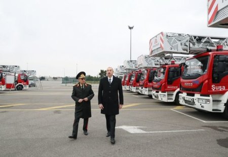 Prezident yeni alınmış xüsusi təyinatlı texnikalar və təcili tibbi yardım avtomobilləri ilə tanış olub - FOTO