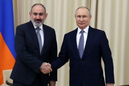 Putin Bişkekdə Paşinyanla görüşüb