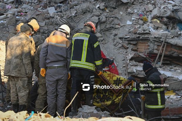 Zəlzələdən 261 saat sonra növbəti möcüzə yaşandı